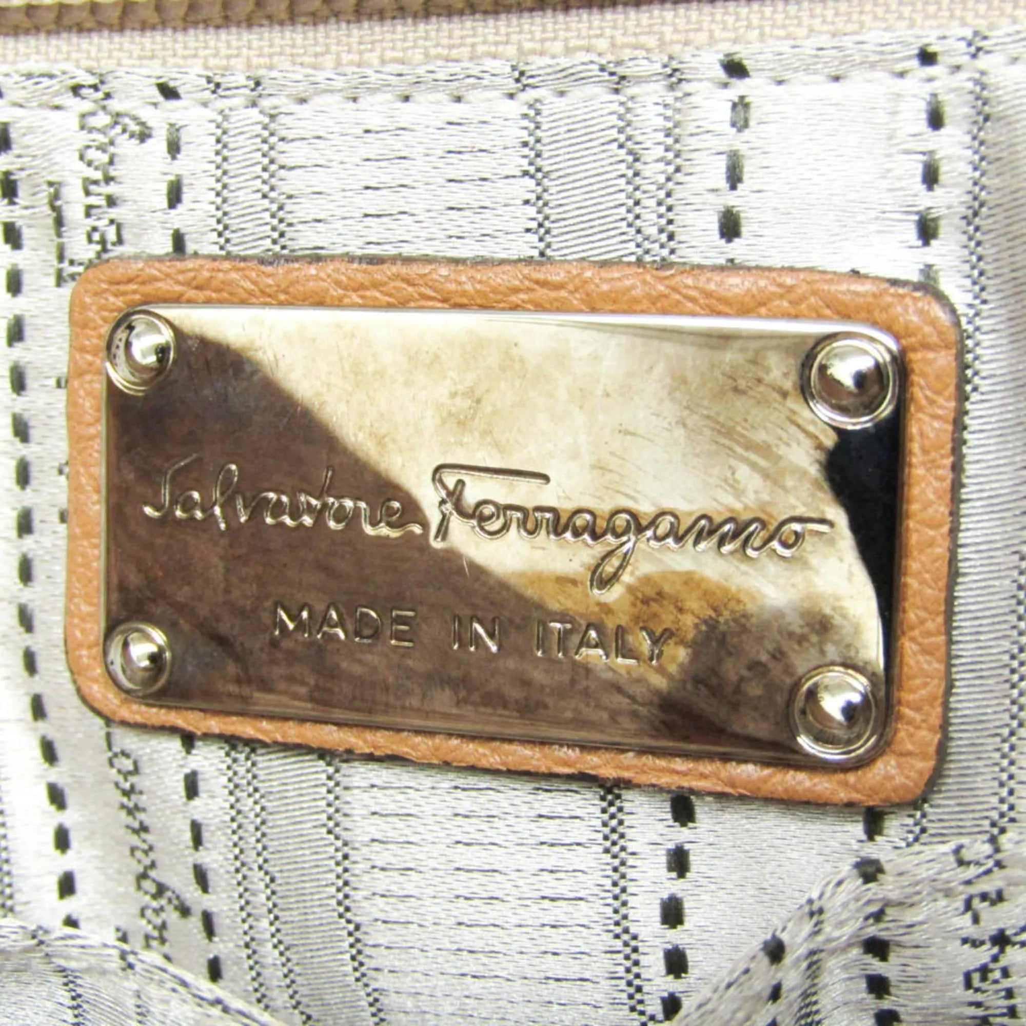 Salvatore Ferragamo Gancini Leather Brown Leather Shoulder Bag Bag (Pre-Owned)