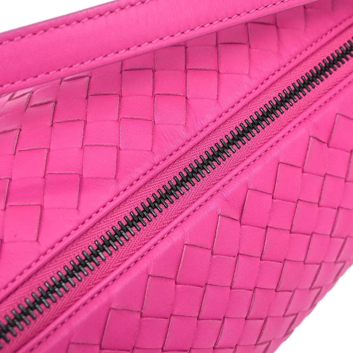 Bottega Veneta Intrecciato Leather Pink Leather Handbag (Pre-Owned)