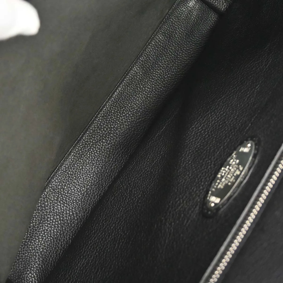 Fendi Selleria Peekaboo Fit Leather Black Leather Handbag (Pre-Owned)