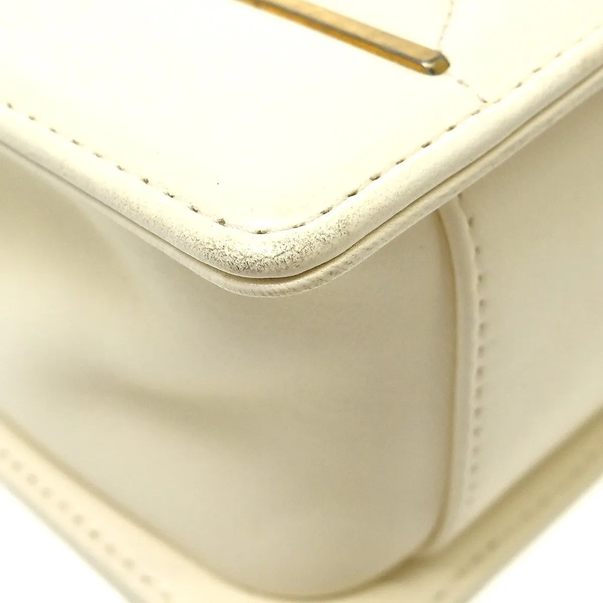 Chanel Reserved Flap Bag Chevron Lambskin White Leather Shoulder Bag Bag (Pre-Owned)