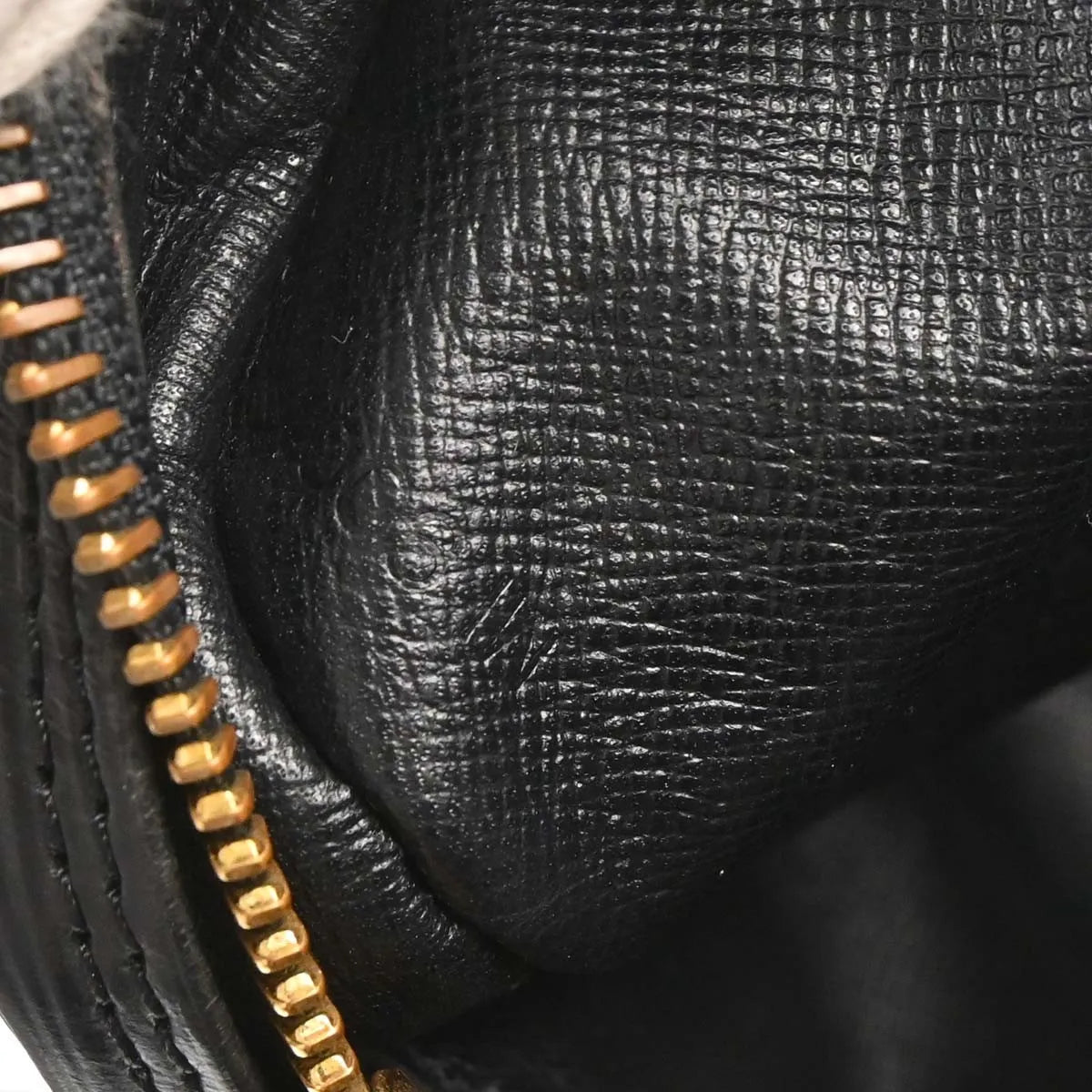 Louis Vuitton Trocadéro Epi Black Leather Shoulder Bag Bag (Pre-Owned)