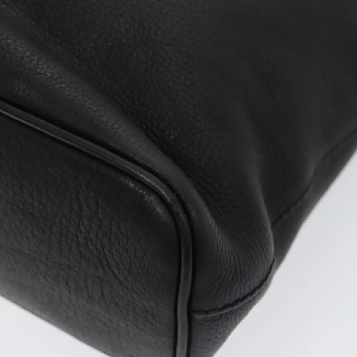 Burberry Vintage Leather Black Leather Handbag (Pre-Owned)