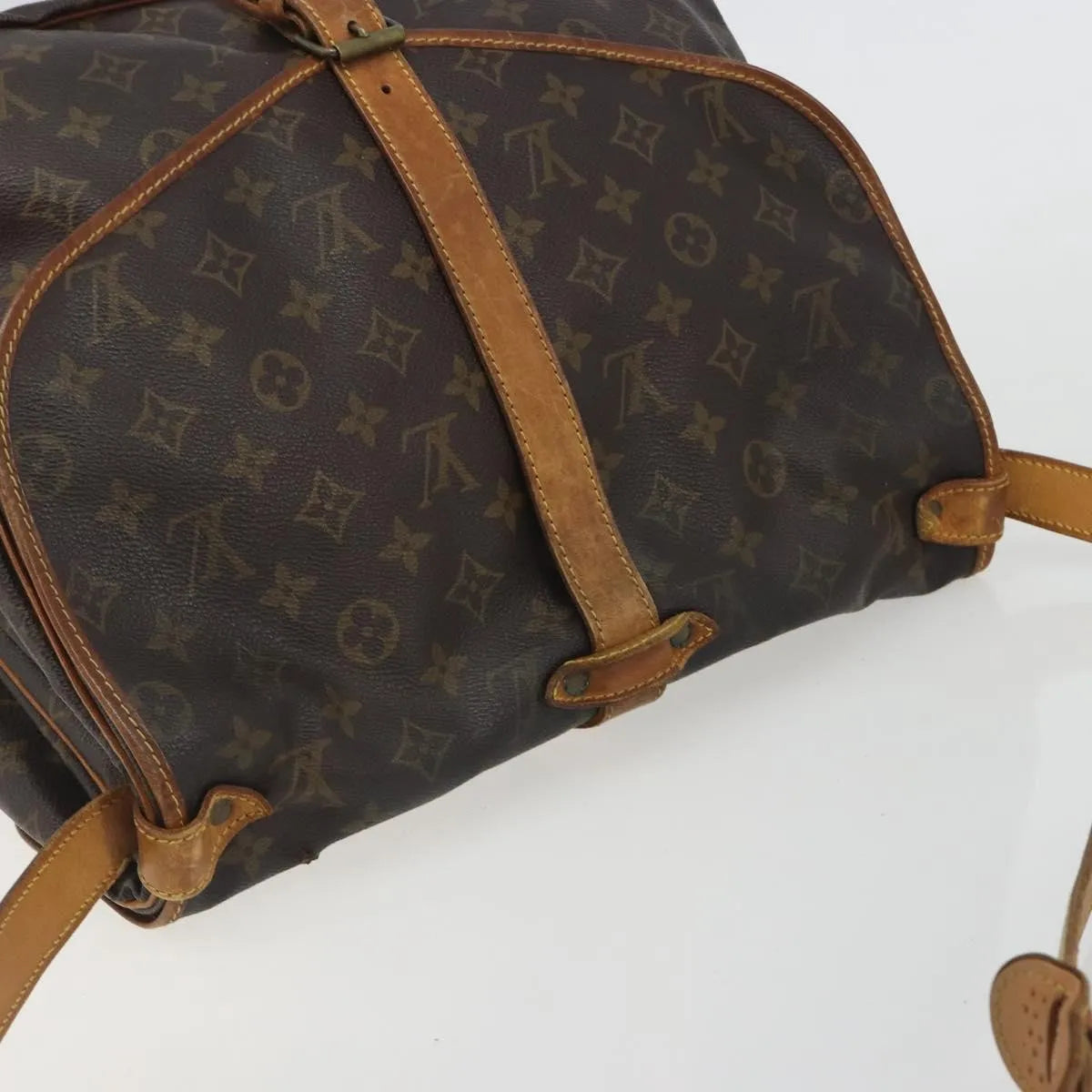 Louis Vuitton Saumur Monogram Brown Canvas Shoulder Bag Bag (Pre-Owned)