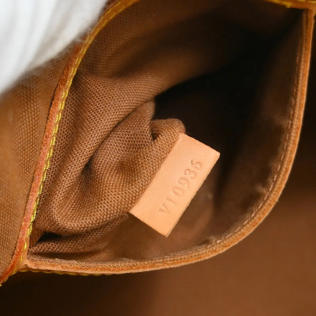 Louis Vuitton Alma Handbag Monogram Canvas Brown Canvas Handbag (Pre-Owned)