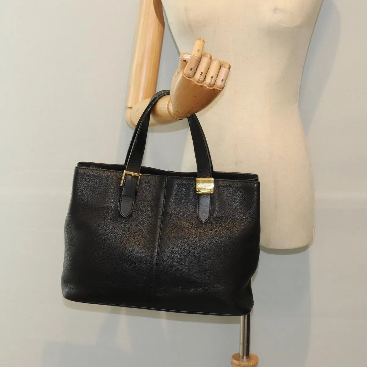 Burberry Vintage Leather Black Leather Handbag (Pre-Owned)