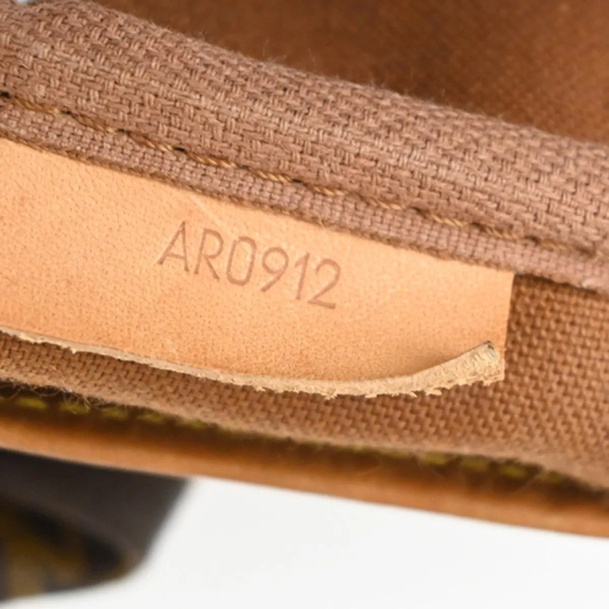 Louis Vuitton Saumur Monogram Canvas Brown Canvas Shoulder Bag Bag (Pre-Owned)