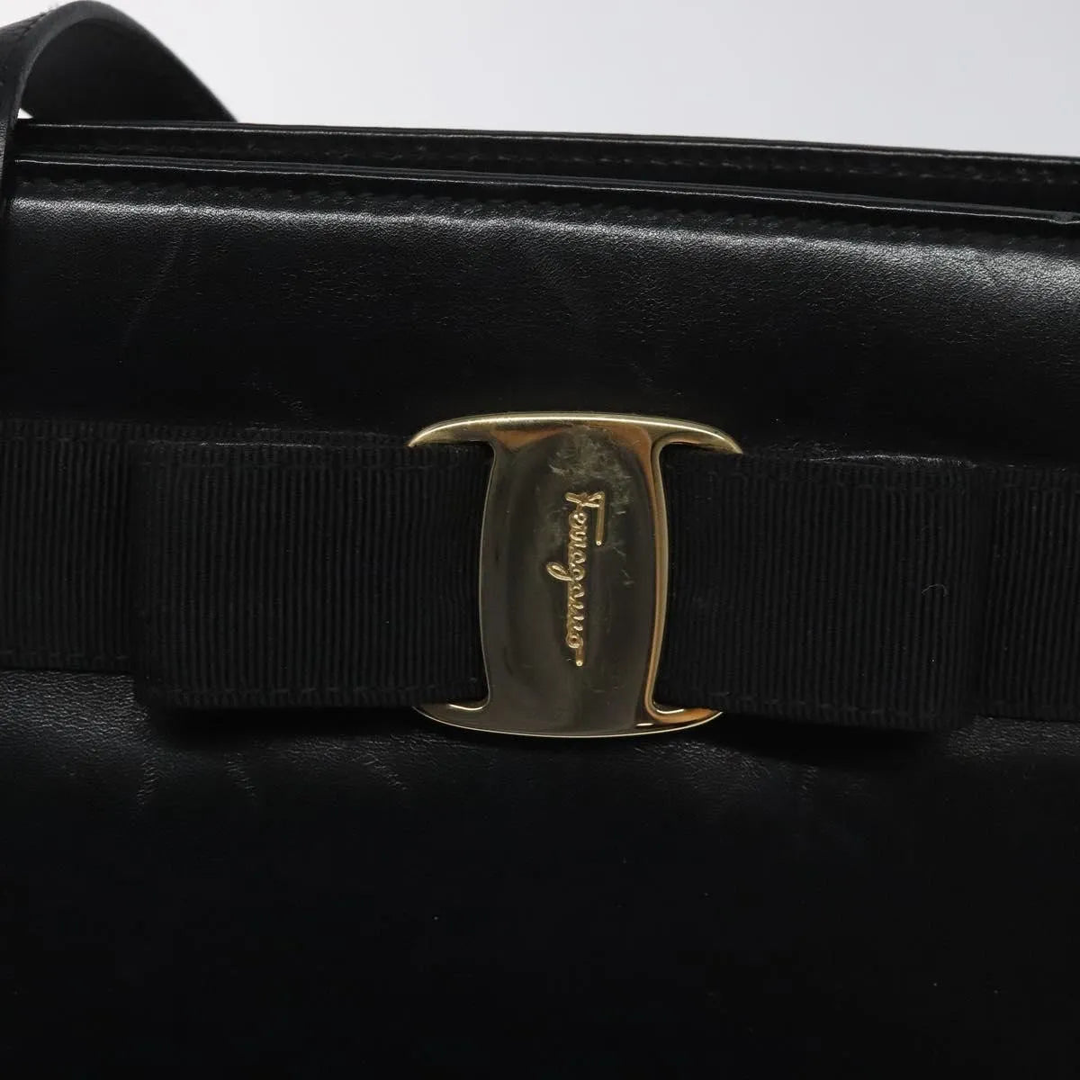 Salvatore Ferragamo Vala Leather Black Leather Shoulder Bag Bag (Pre-Owned)