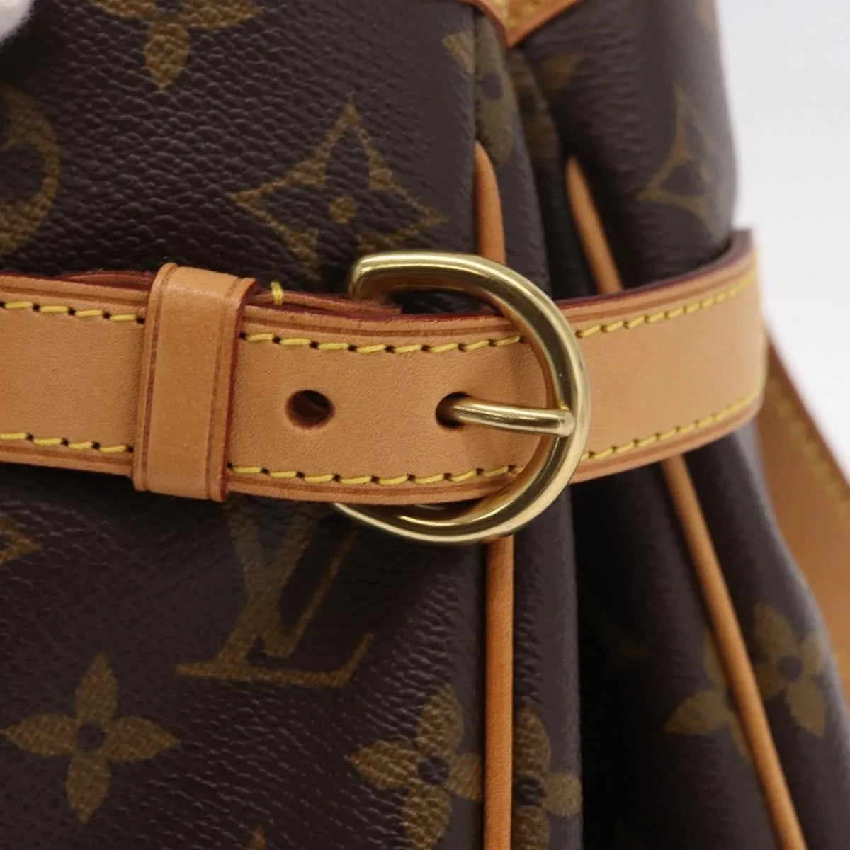Louis Vuitton Batignolles Monogram Canvas Brown Canvas Shoulder Bag Bag (Pre-Owned)