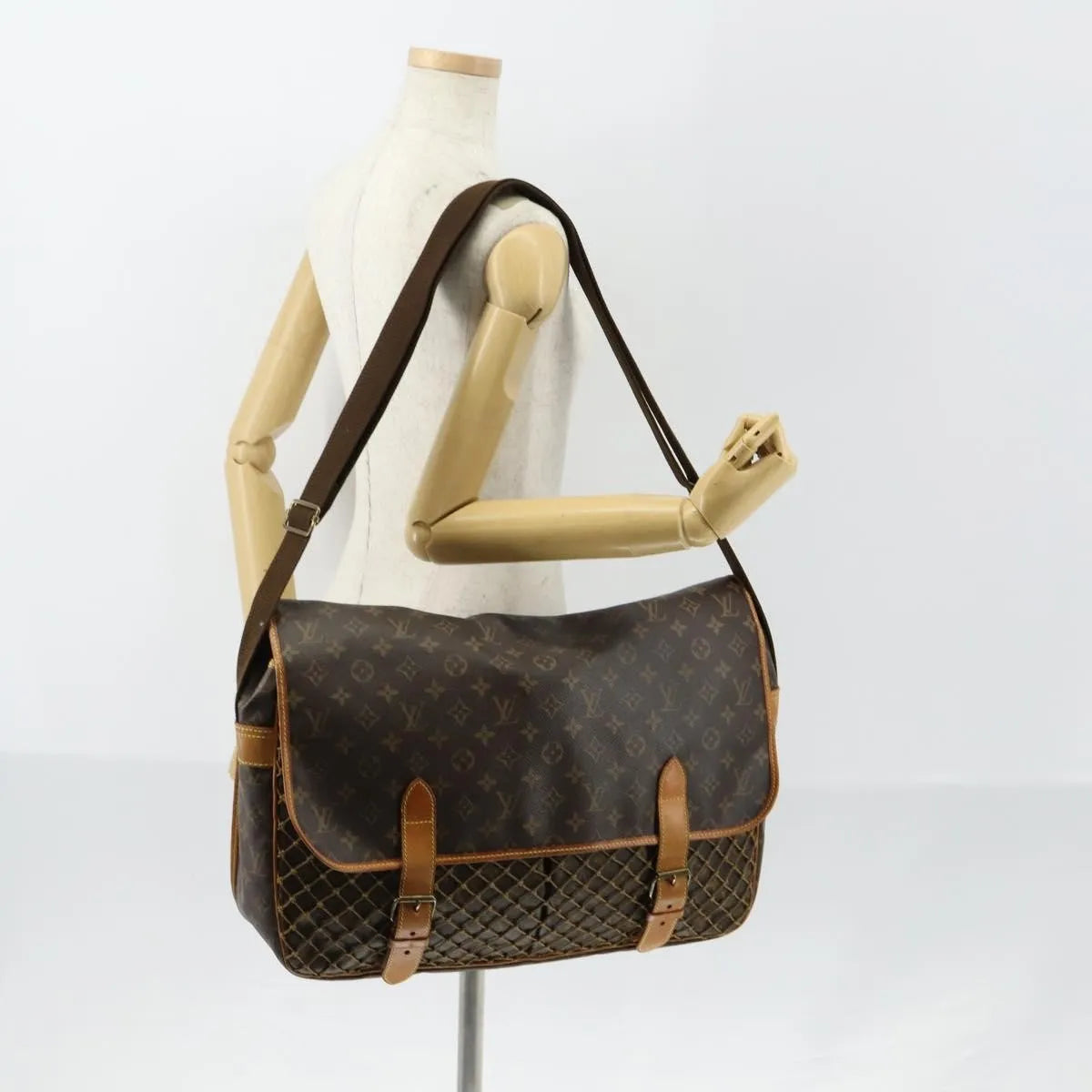 Louis Vuitton Congo Messenger Monogram Canvas Brown Canvas Shoulder Bag Bag (Pre-Owned)