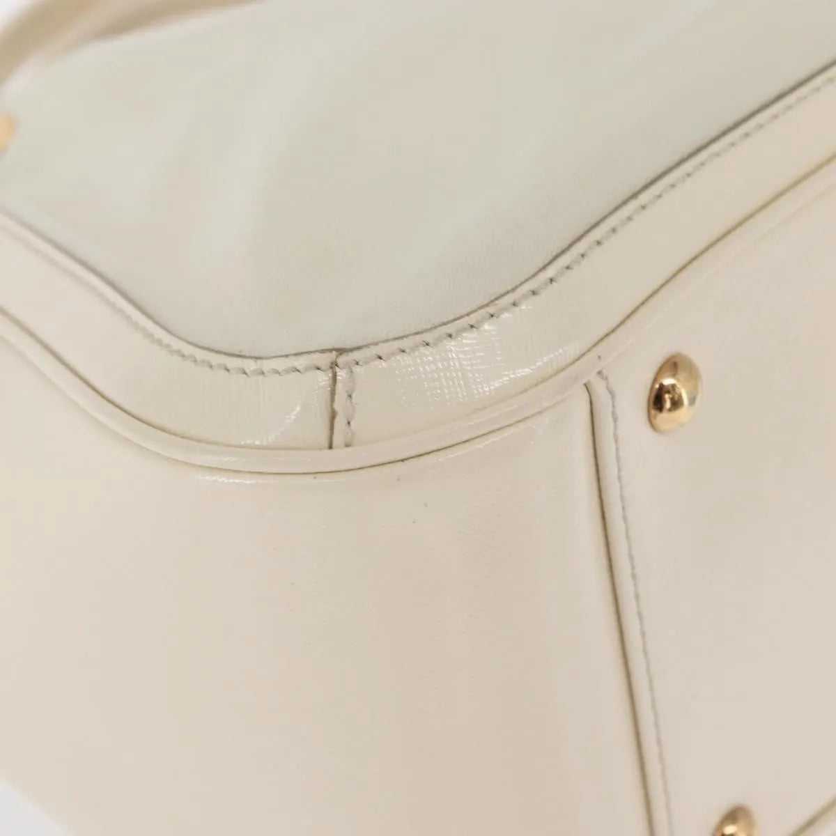 Salvatore Ferragamo Betulla Chain Tote Leather White Leather Handbag (Pre-Owned)