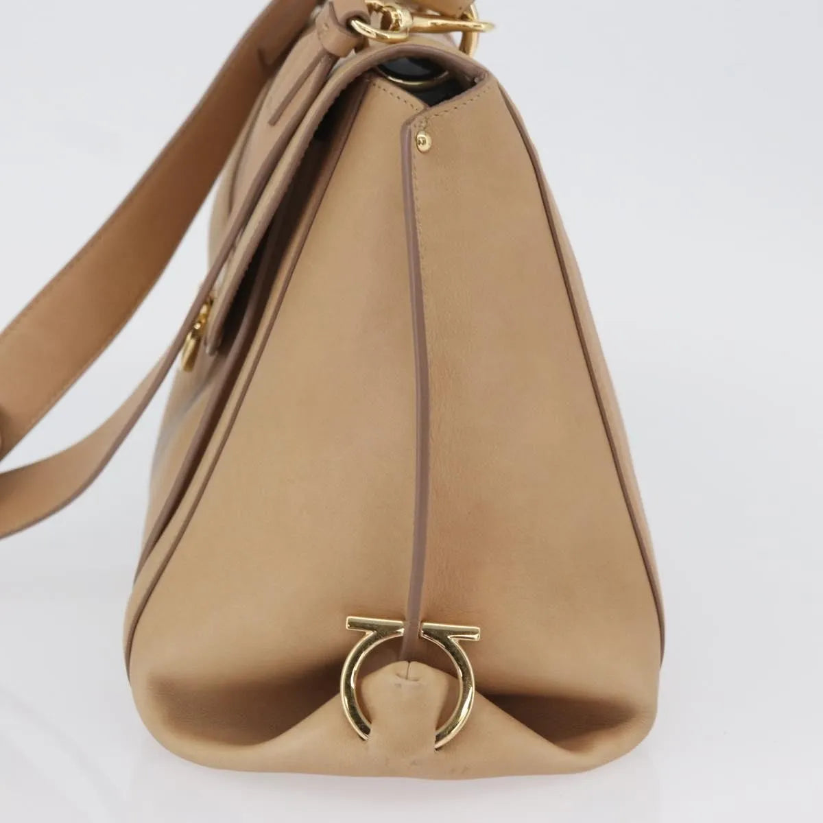 Salvatore Ferragamo Suzanna Satchel Smooth Leather Beige Leather Handbag (Pre-Owned)