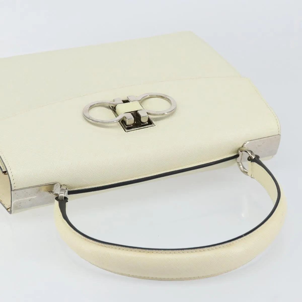 Salvatore Ferragamo Double Gancini Top Handle Saffiano Leather White Leather Handbag (Pre-Owned)