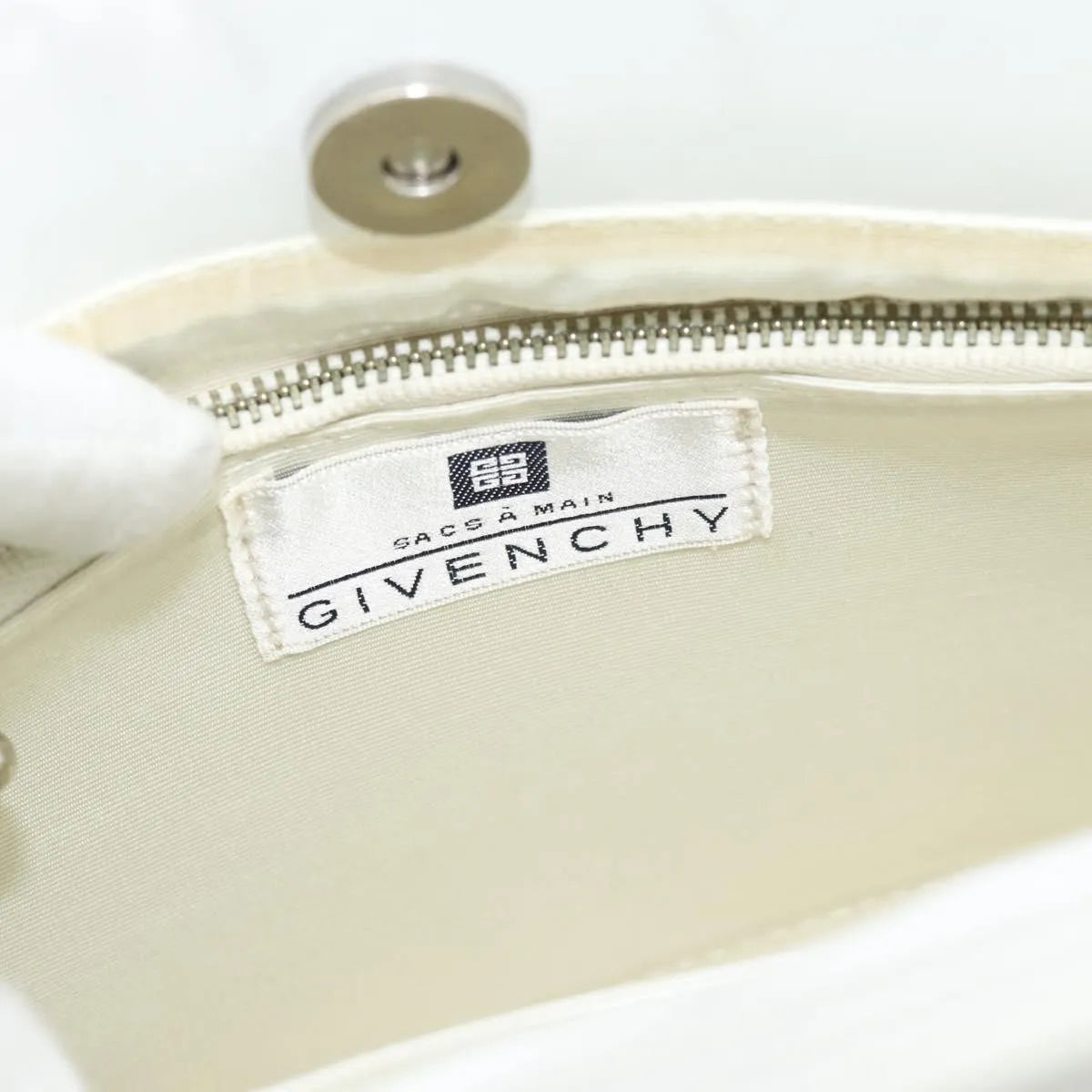 Givenchy Shoulder Leather White Leather Shoulder Bag Bag (Pre-Owned)