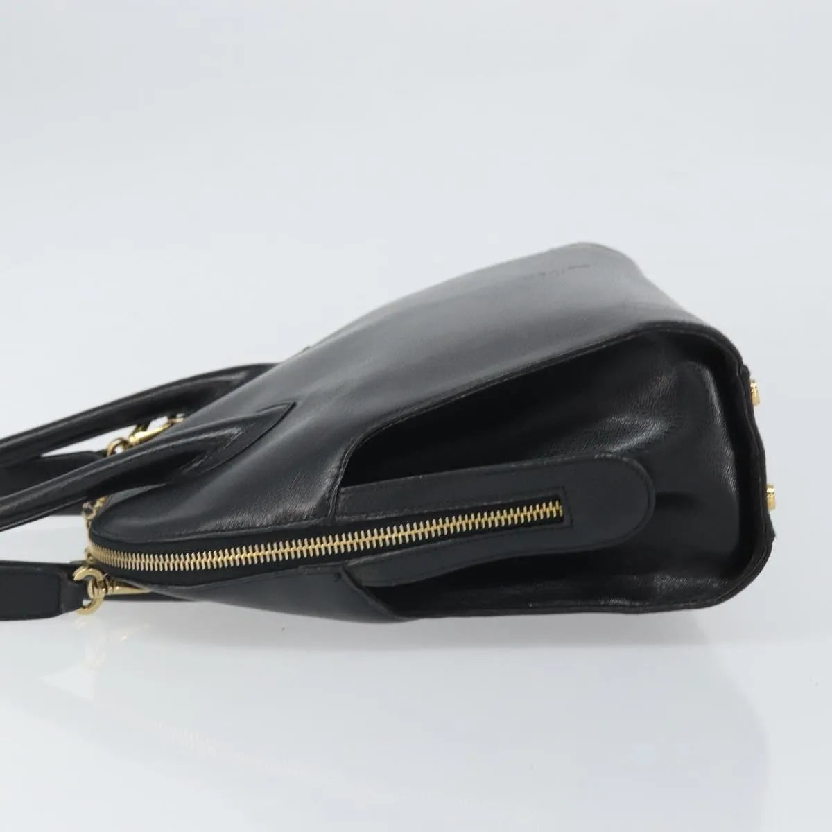 Salvatore Ferragamo Gancini Leather Black Leather Shoulder Bag Bag (Pre-Owned)