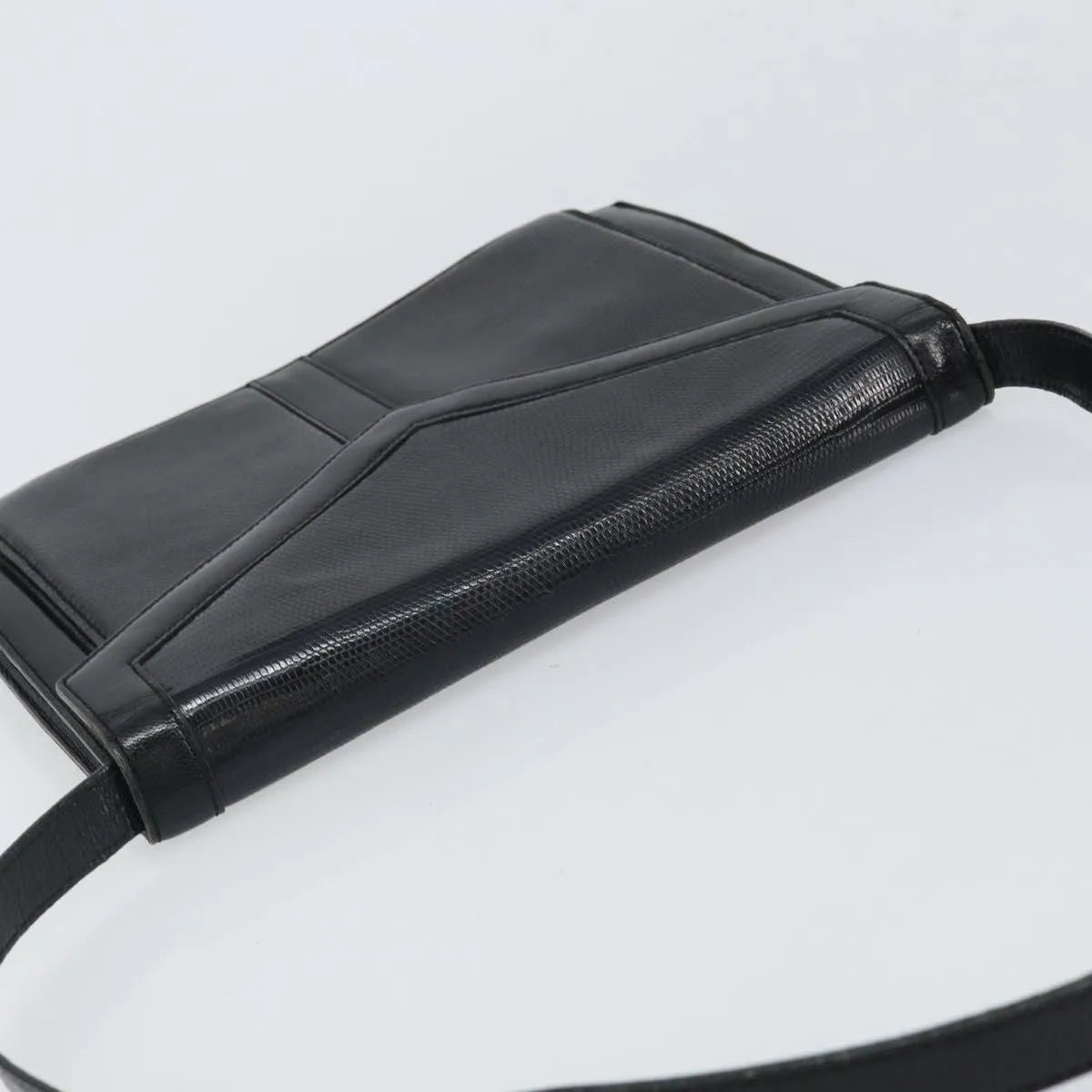 Saint Laurent Vintage Shoulder Bag Leather Black Leather Shoulder Bag Bag (Pre-Owned)
