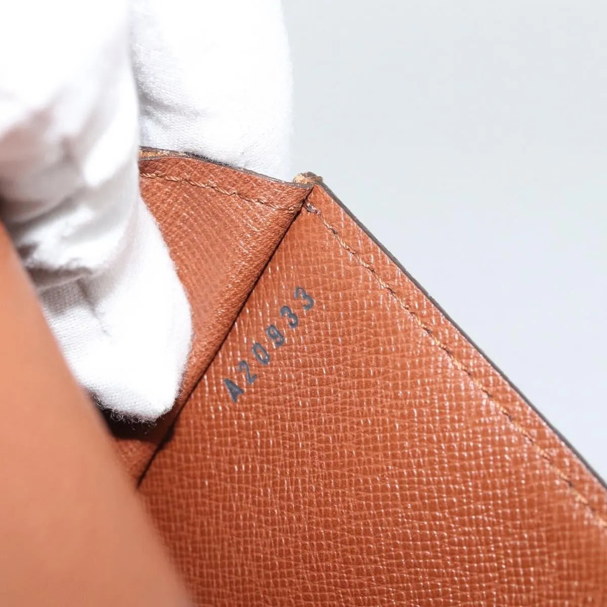 Louis Vuitton Pochette Arche Waist Monogram Canvas Brown Canvas Clutche & Pouche Bag (Pre-Owned)