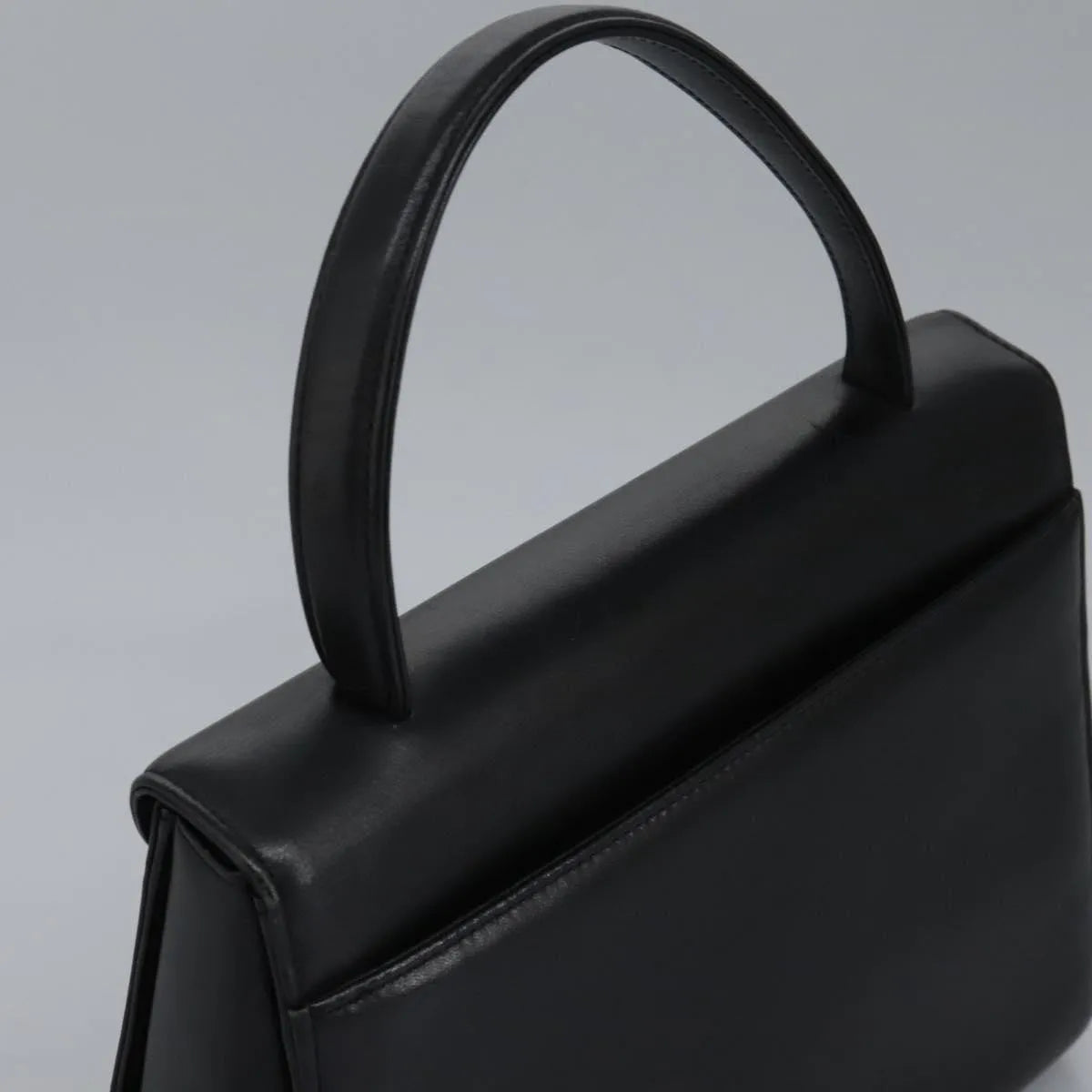 Givenchy Vintage Leather Black Leather Handbag (Pre-Owned)
