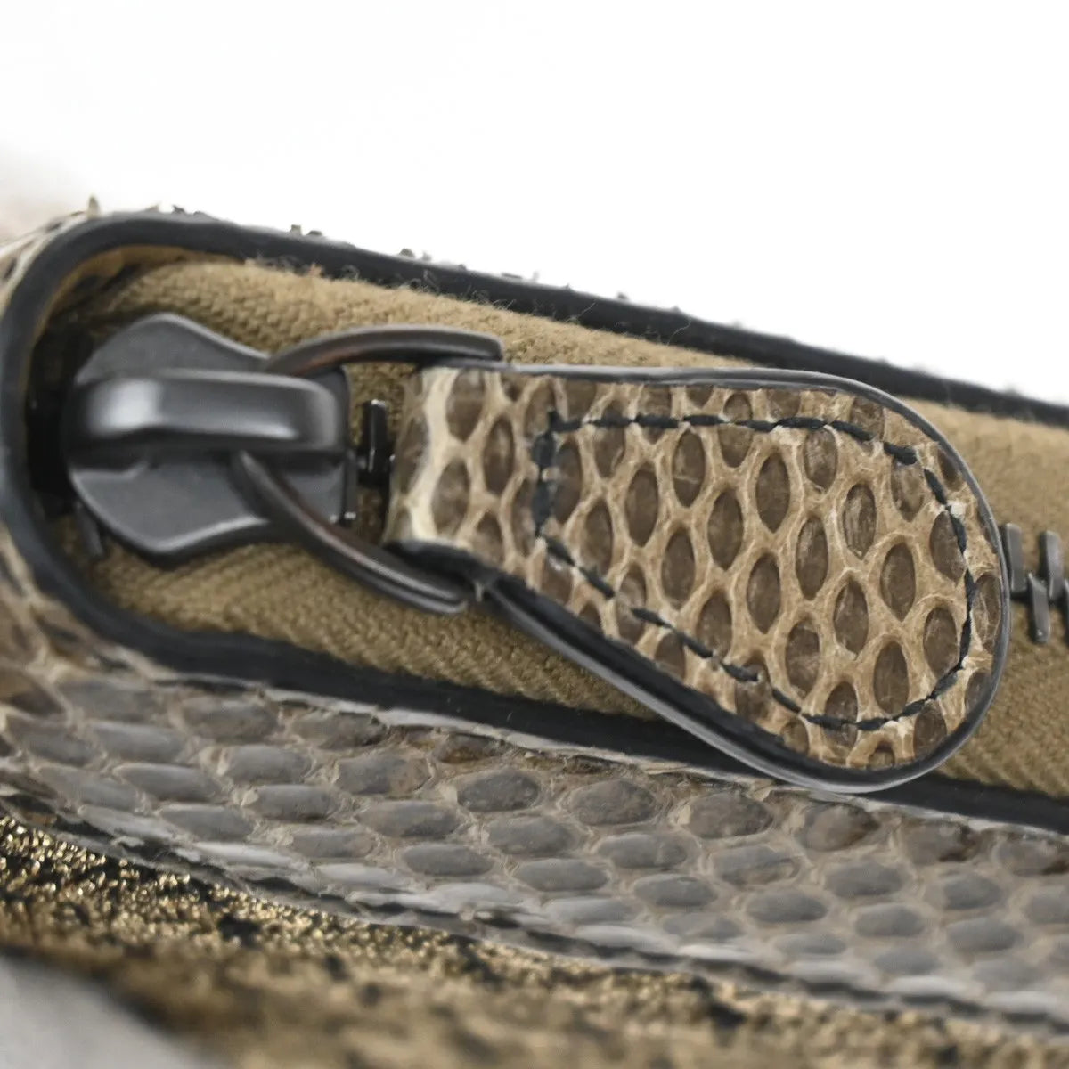 Bottega Veneta Intrecciato Long Zip Leather Brown Leather Wallets Accessory (Pre-Owned)