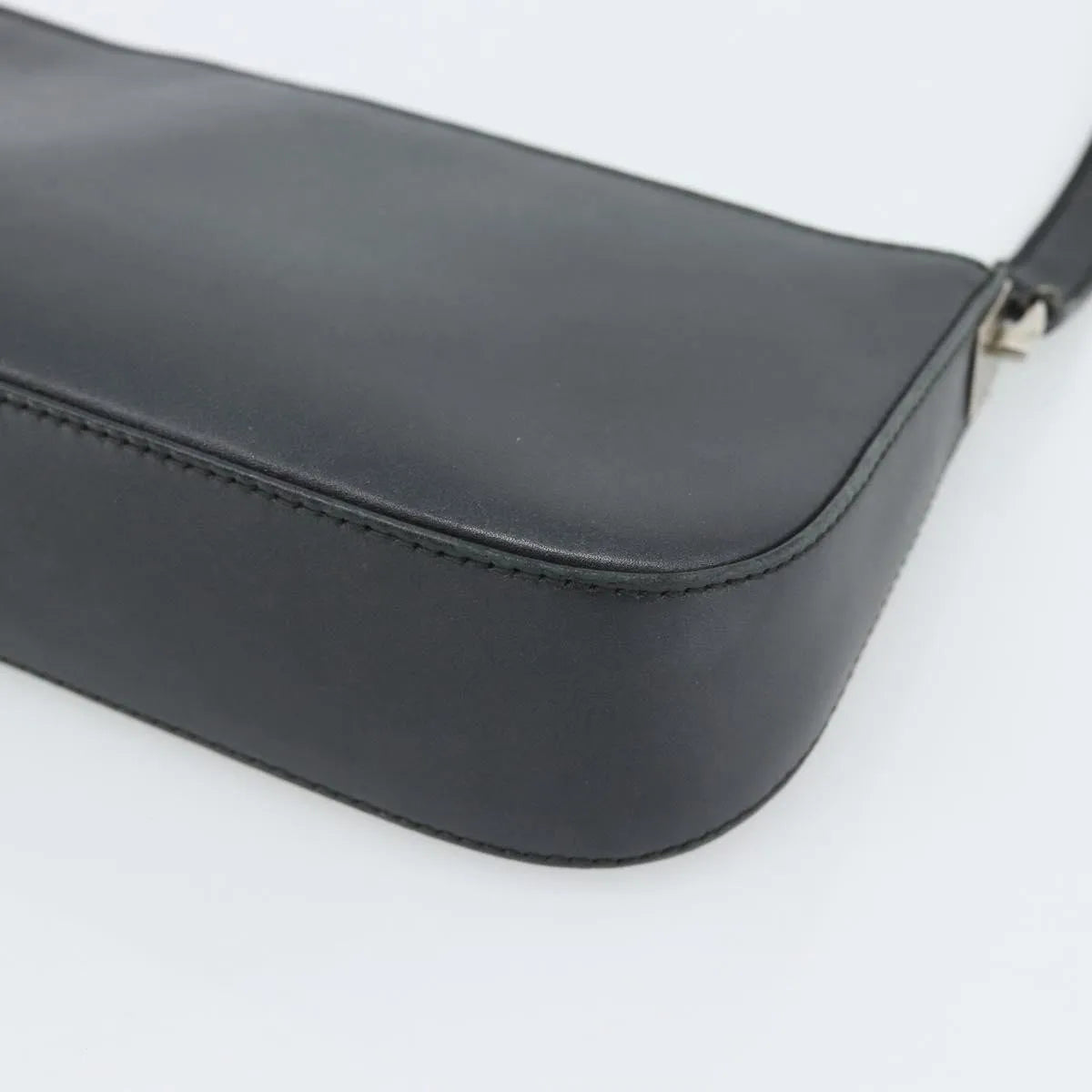 Salvatore Ferragamo Gancini Leather Black Leather Shoulder Bag Bag (Pre-Owned)