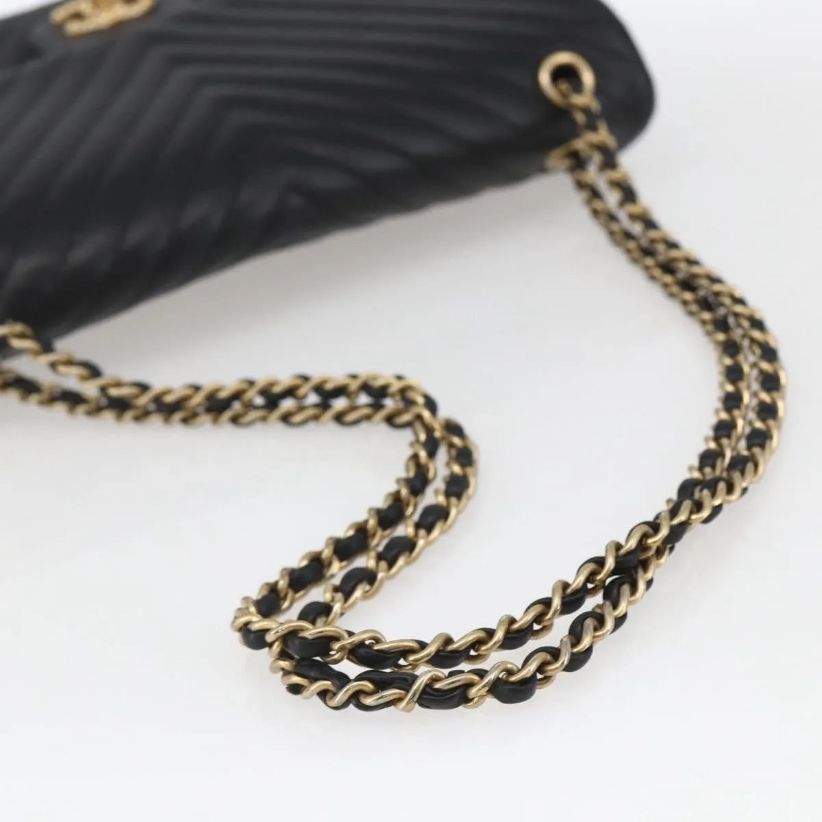 Chanel Double Chevron Flap Quilted Leather Black Leather Shoulder Bag Bag (Pre-Owned)