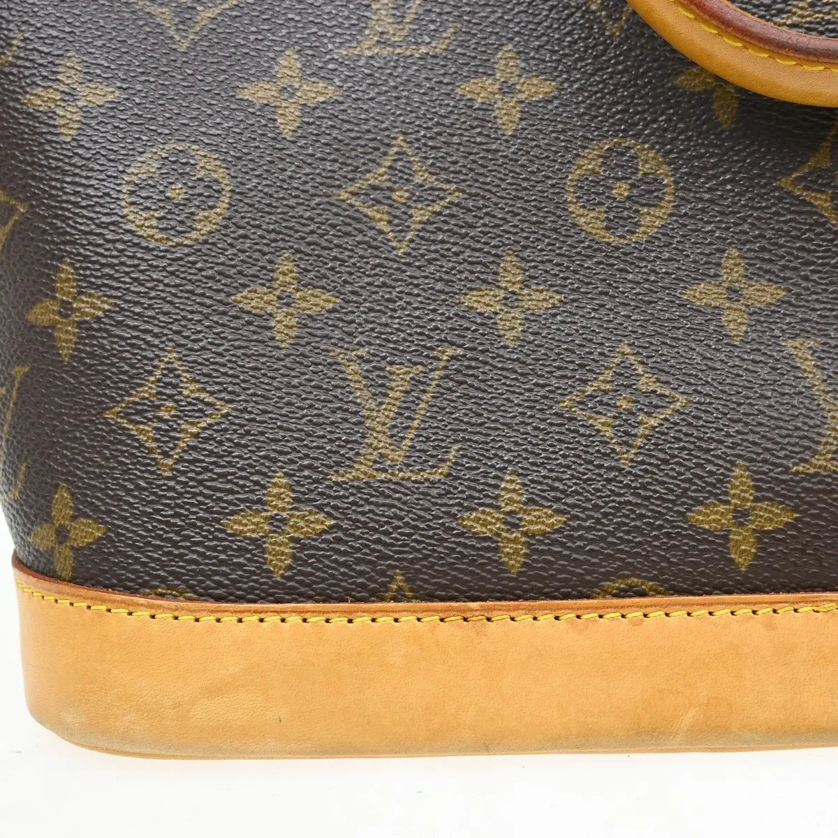 Louis Vuitton Alma Monogram Canvas Brown Canvas Handbag (Pre-Owned)