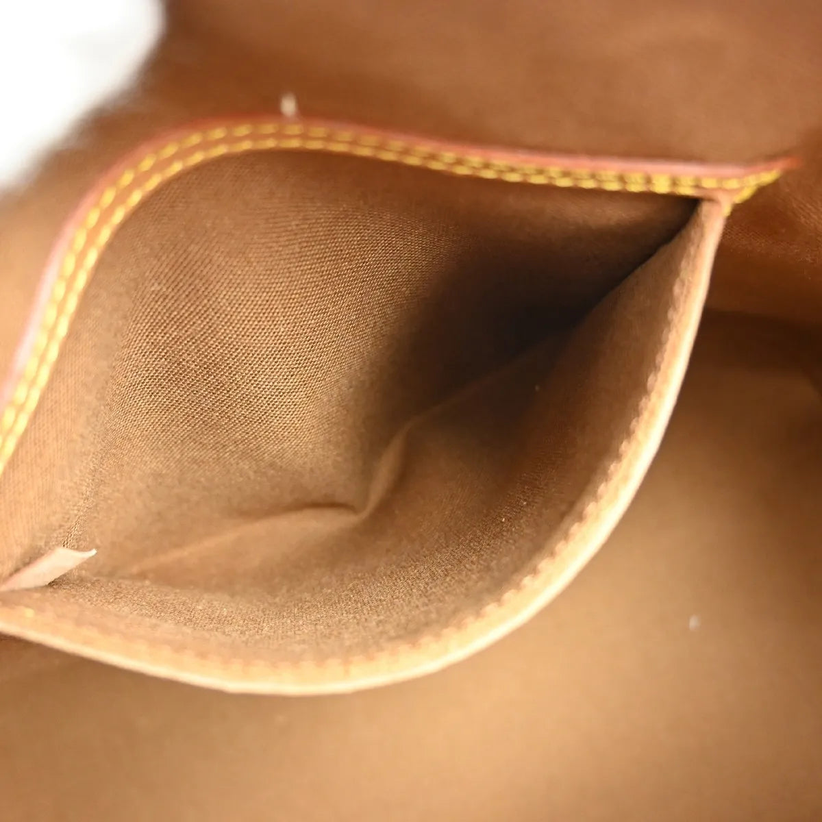 Louis Vuitton Alma Monogram Canvas Brown Canvas Handbag (Pre-Owned)