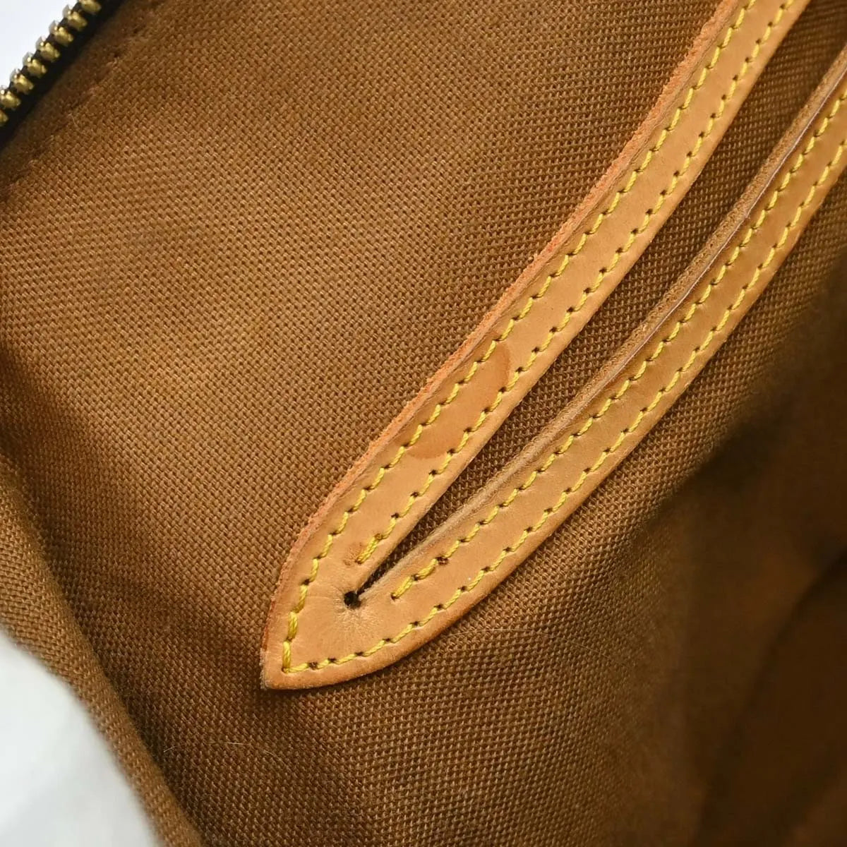 Louis Vuitton Alma Monogram Canvas Brown Canvas Handbag (Pre-Owned)
