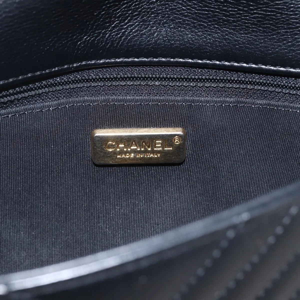 Chanel Double Chevron Flap Quilted Leather Black Leather Shoulder Bag Bag (Pre-Owned)