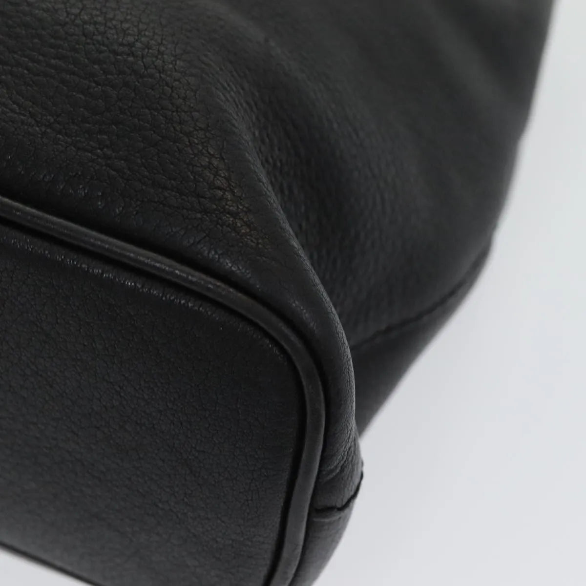 Burberry Vintage Leather Black Leather Handbag (Pre-Owned)
