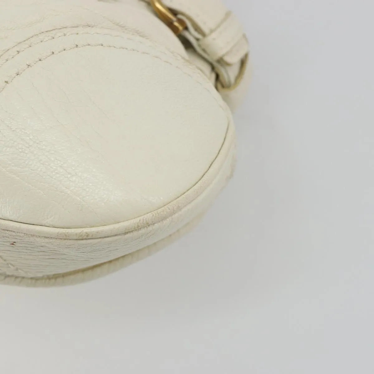 Salvatore Ferragamo Gancini Leather White Leather Handbag (Pre-Owned)