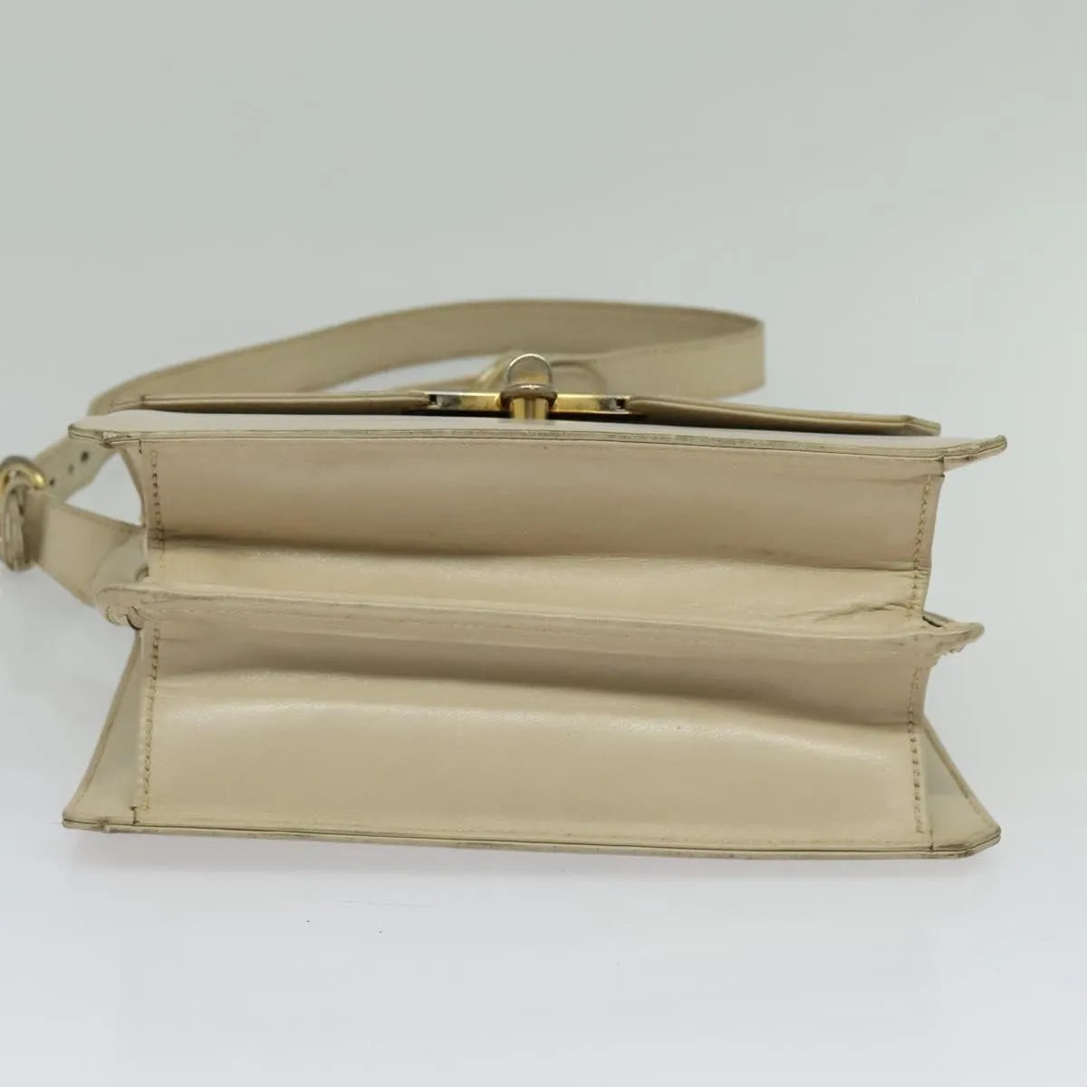 Gucci Vintage Flap Leather Beige Leather Shoulder Bag Bag (Pre-Owned)