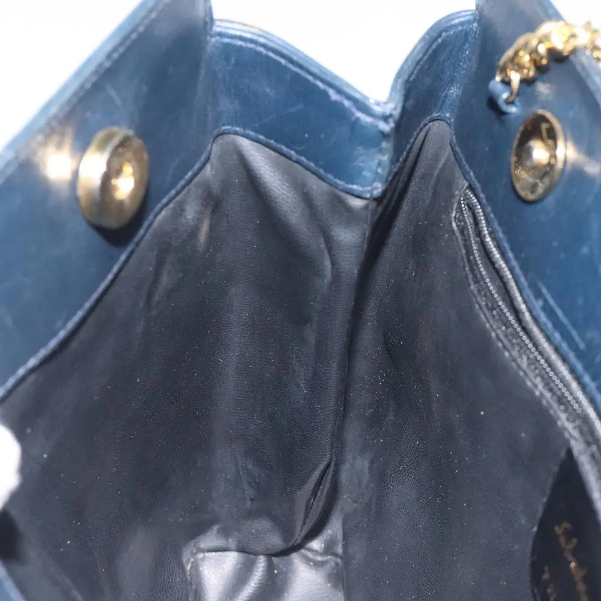 Salvatore Ferragamo Vintage Chain Leather Navy Leather Handbag (Pre-Owned)