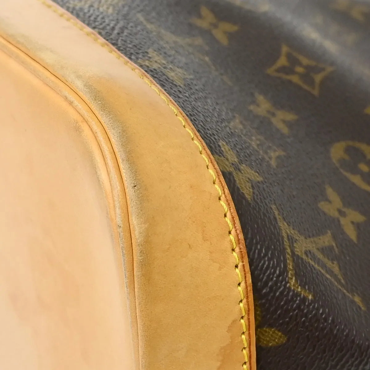 Louis Vuitton Alma Monogram Canvas Brown Canvas Handbag (Pre-Owned)