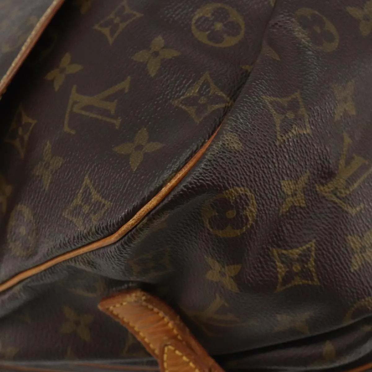 Louis Vuitton Saumur Monogram Brown Canvas Shoulder Bag Bag (Pre-Owned)