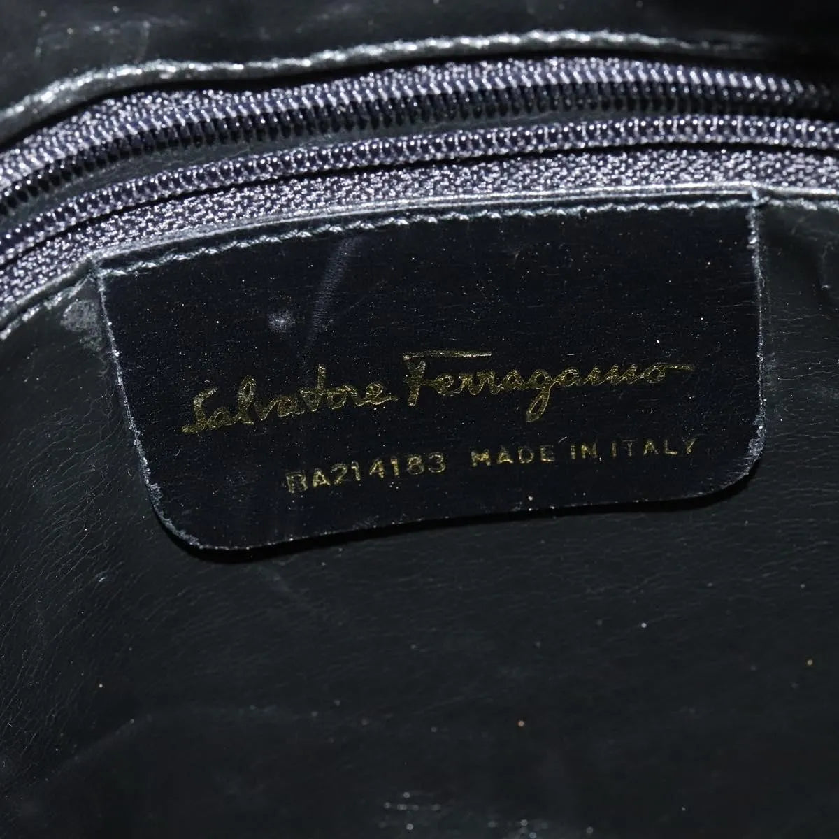 Salvatore Ferragamo Vara Bow Camera Leather Black Leather Shoulder Bag Bag (Pre-Owned)