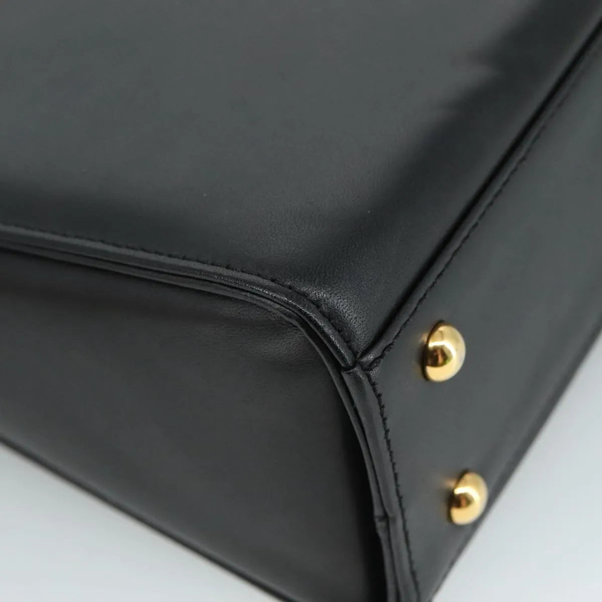 Givenchy Vintage Leather Black Leather Handbag (Pre-Owned)