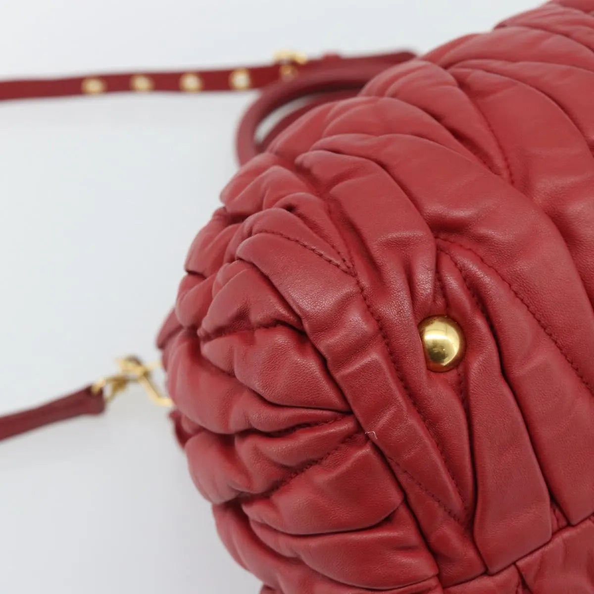 Miu Miu Matelassé Nappa Leather Top Handle Bag Leather Red Leather Shoulder Bag Bag (Pre-Owned)