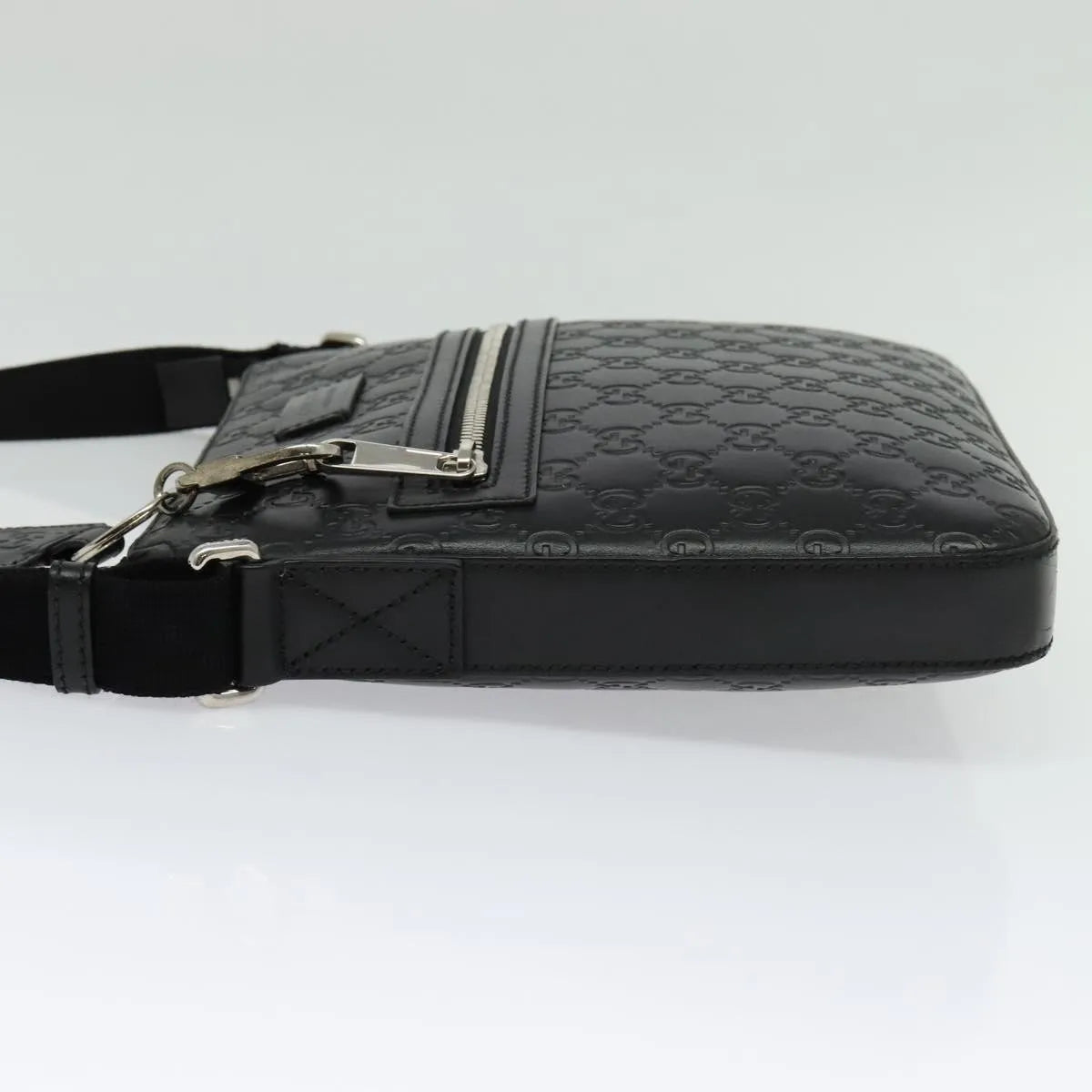 Gucci Signature Zip Messenger Guccissima Leather Black Leather Shoulder Bag Bag (Pre-Owned)