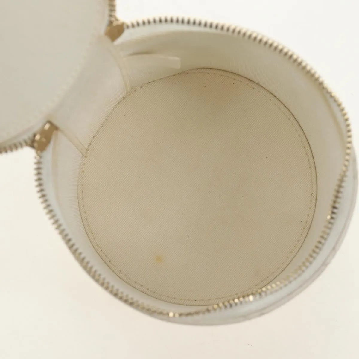 Chanel Cc Round Vanity Case With Chain Quilted Lambskin White Leather Shoulder Bag Bag (Pre-Owned)