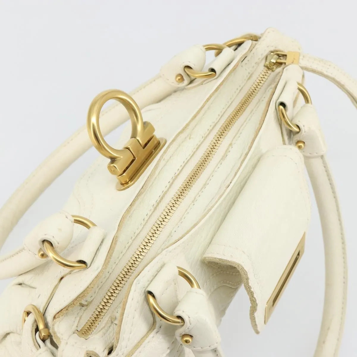 Salvatore Ferragamo Gancini Leather White Leather Handbag (Pre-Owned)
