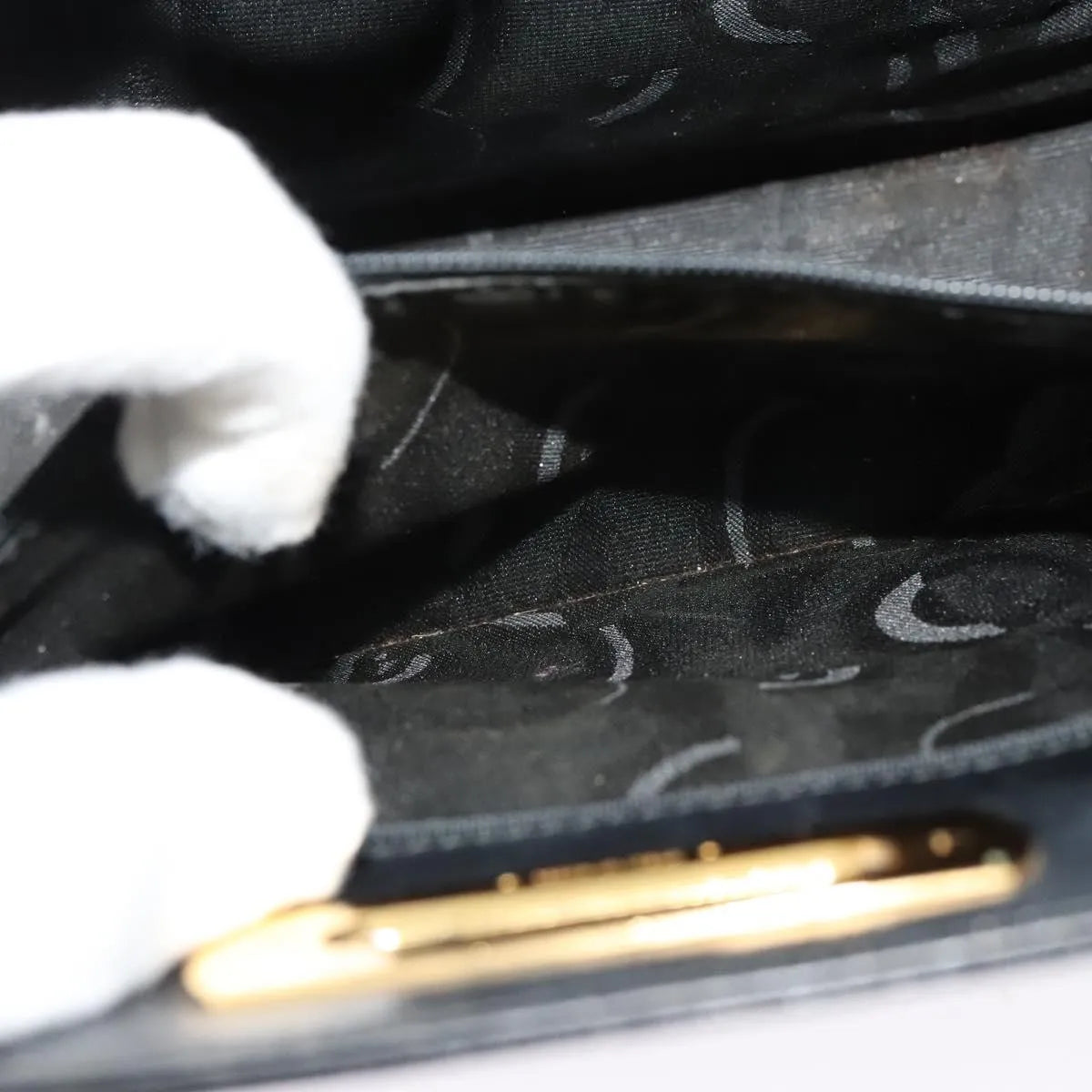 Salvatore Ferragamo Vintage Gancini Chain Leather Black Leather Shoulder Bag Bag (Pre-Owned)