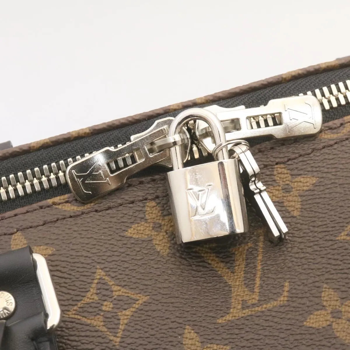 Louis Vuitton Keepall Bandouliere Monogram Canvas Brown Canvas Handbag (Pre-Owned)