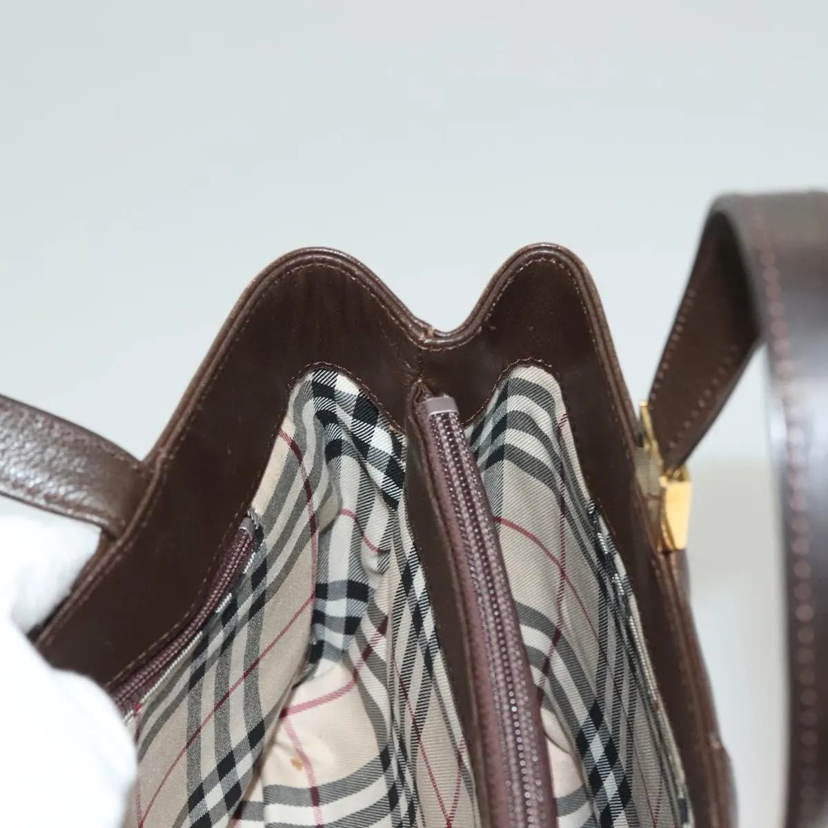 Burberry Vintage Leather Brown Leather Handbag (Pre-Owned)