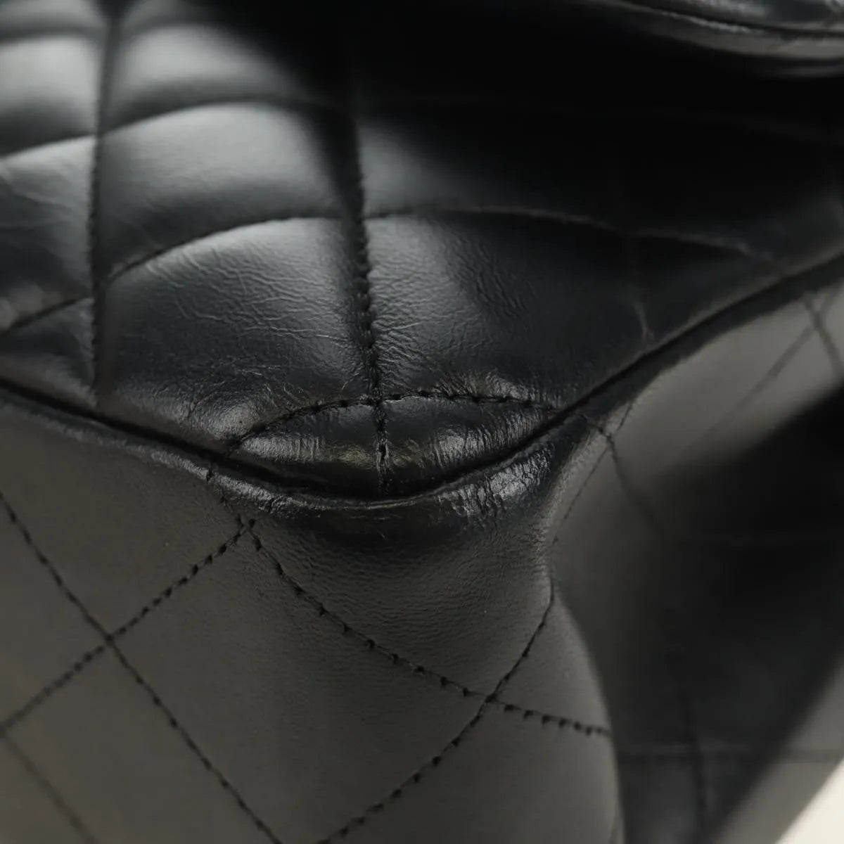 Chanel Timeless - Classic Double Flap Leather Black Leather Handbag (Pre-Owned)