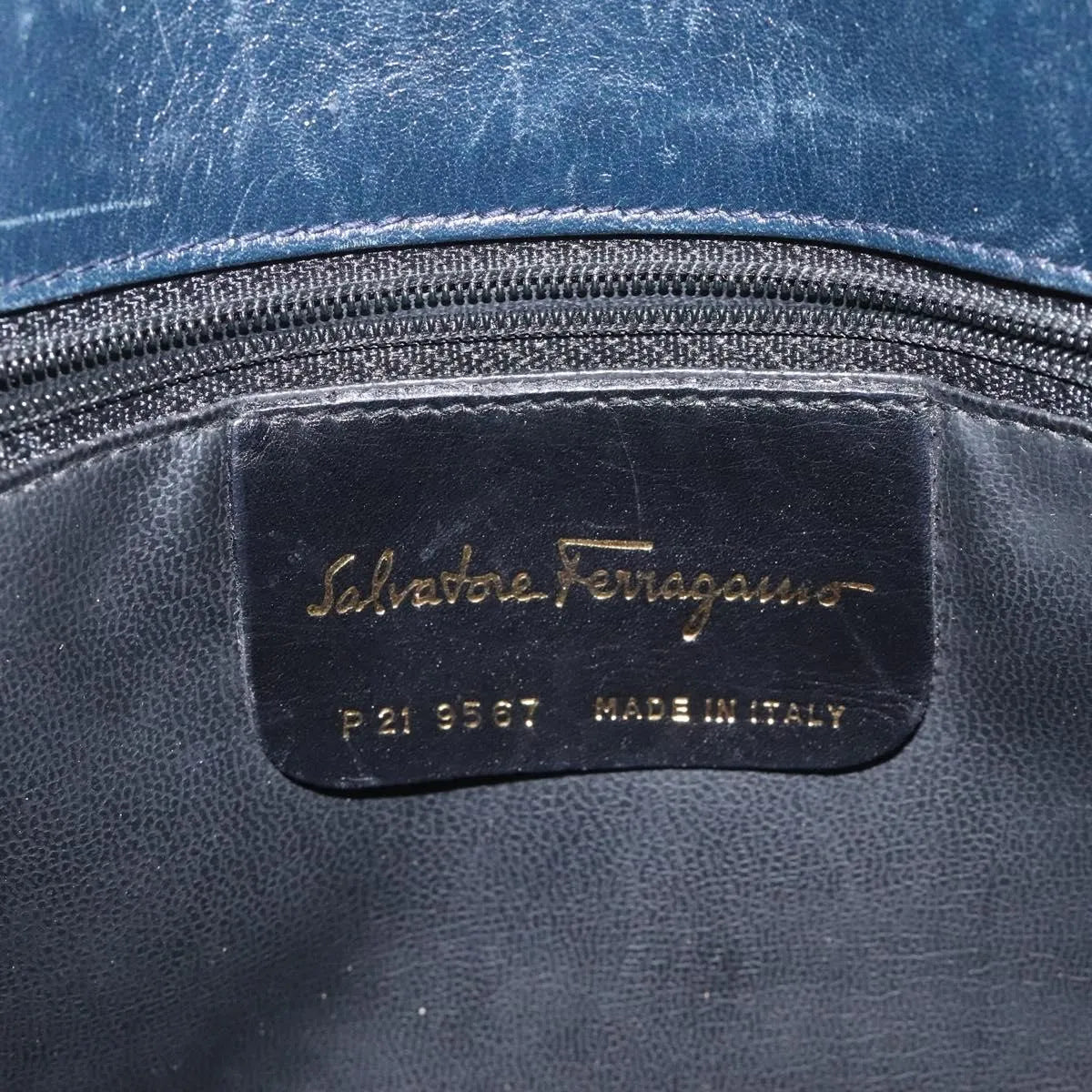 Salvatore Ferragamo Vintage Chain Leather Navy Leather Handbag (Pre-Owned)