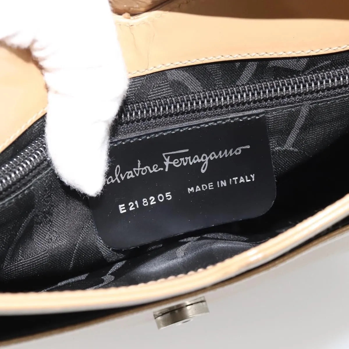Salvatore Ferragamo Gancini Patent Leather Beige Patent_Leather Shoulder Bag Bag (Pre-Owned)