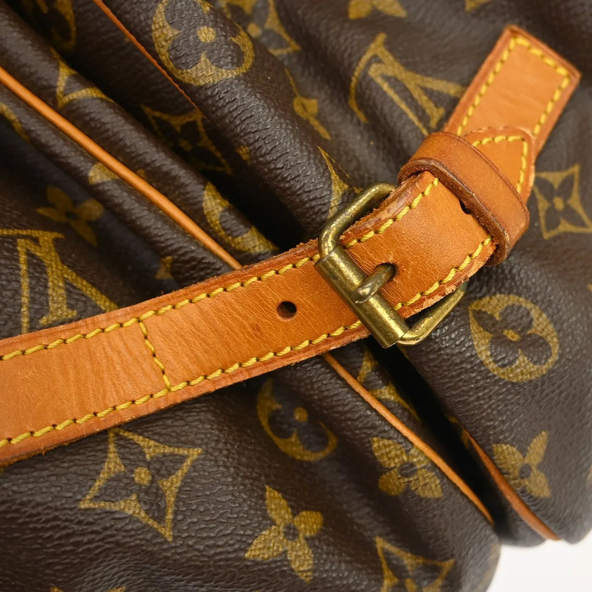 Louis Vuitton Saumur Monogram Brown Canvas Shoulder Bag Bag (Pre-Owned)