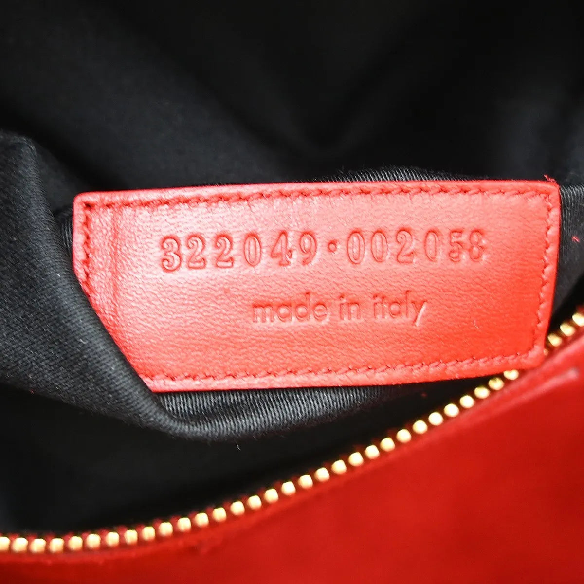 Saint Laurent Classic Duffle Leather Red Leather Handbag (Pre-Owned)