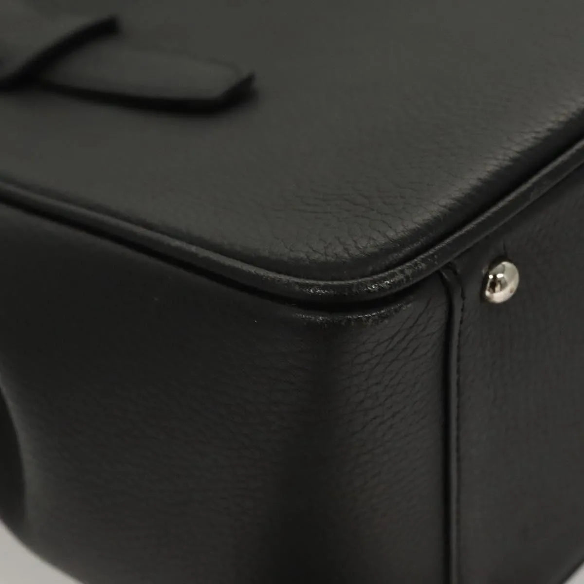 Burberry Vintage Leather Black Leather Handbag (Pre-Owned)