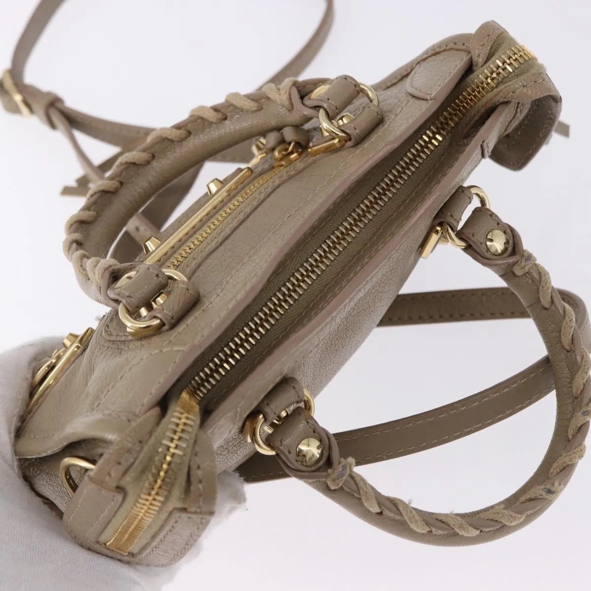 Balenciaga City Classic Studs Leather Beige Leather Handbag (Pre-Owned)